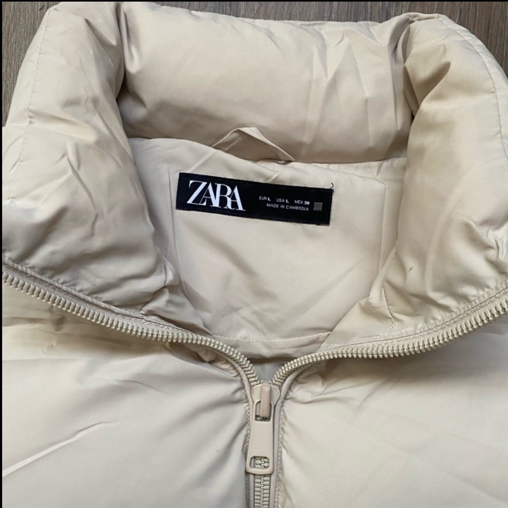 Zara Cream Puffer Vest - Picture 3 of 5